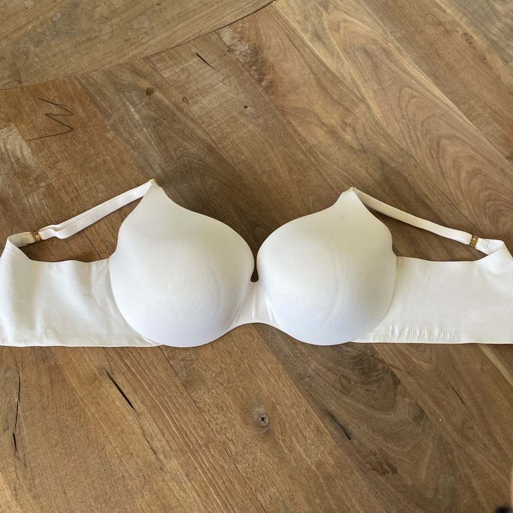 Victoria’s Secret bra 36D